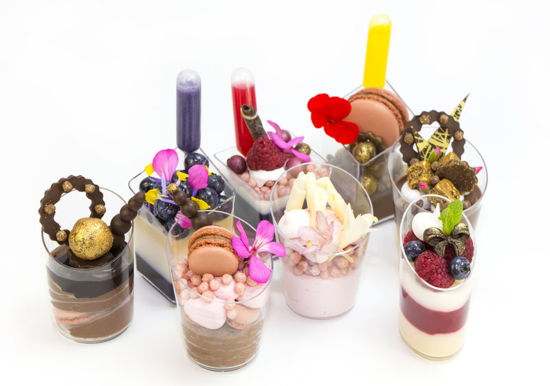 plastic Round Dessert Cups with fruits and moss 